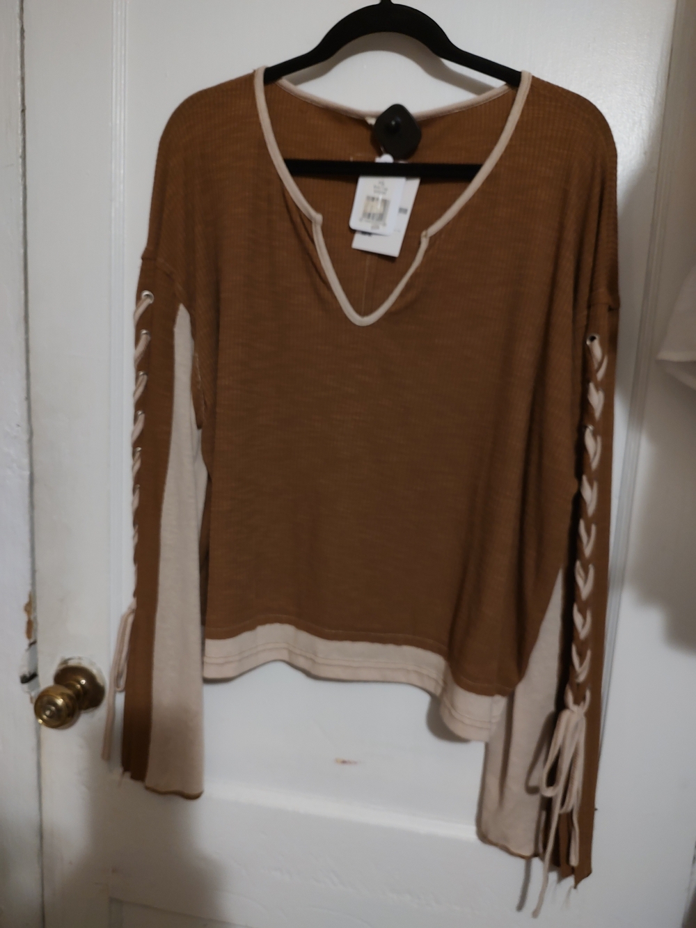 Waffle Knit Two-Tone Lace-Up Sleeve Women's Top - Brown